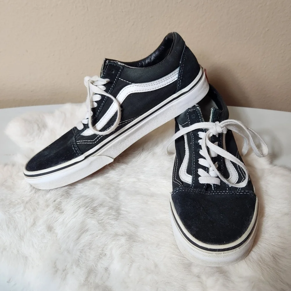 Vans Old Skool Black Low Top Sneakers-Womens 8/Mens 6.5